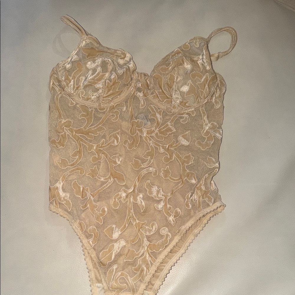 Gianfranco Ferre Floral Lace Bodysuit in Cream